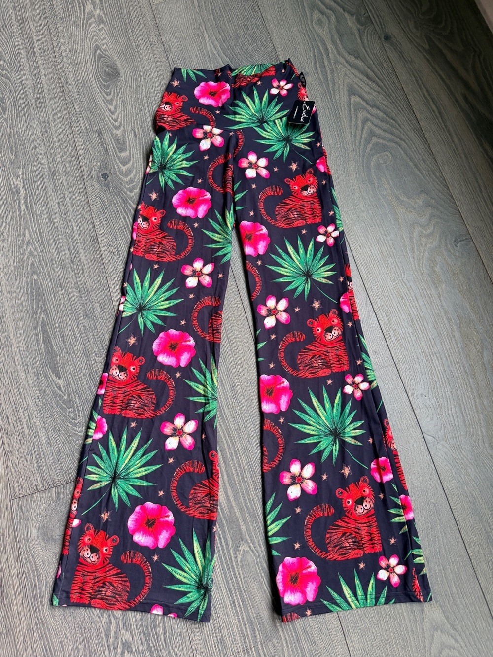 Exotica Tiger Queen Soft to Touch High Waisted Bootleg Flare Pant Size Small